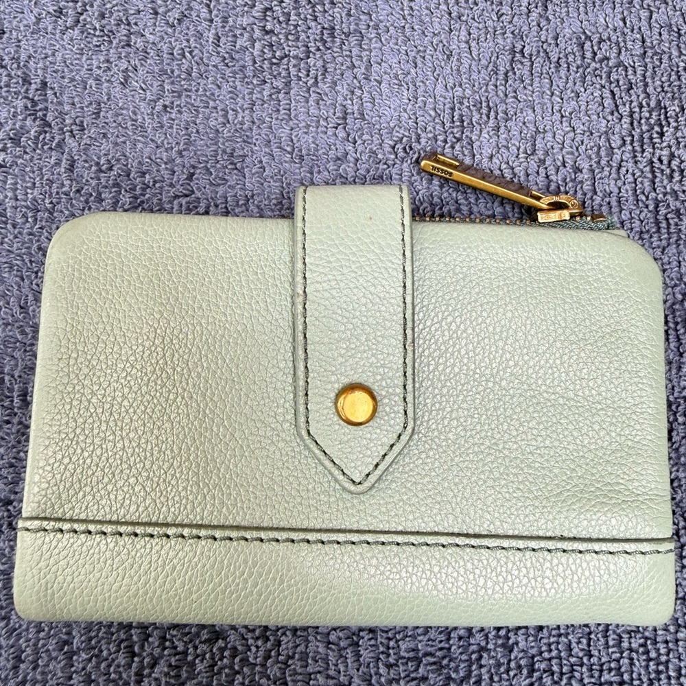 Fossil mint green leather wallet